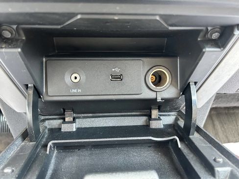 Used 2013 Ford F150 XLT w/ XLT Chrome Pkg image 18