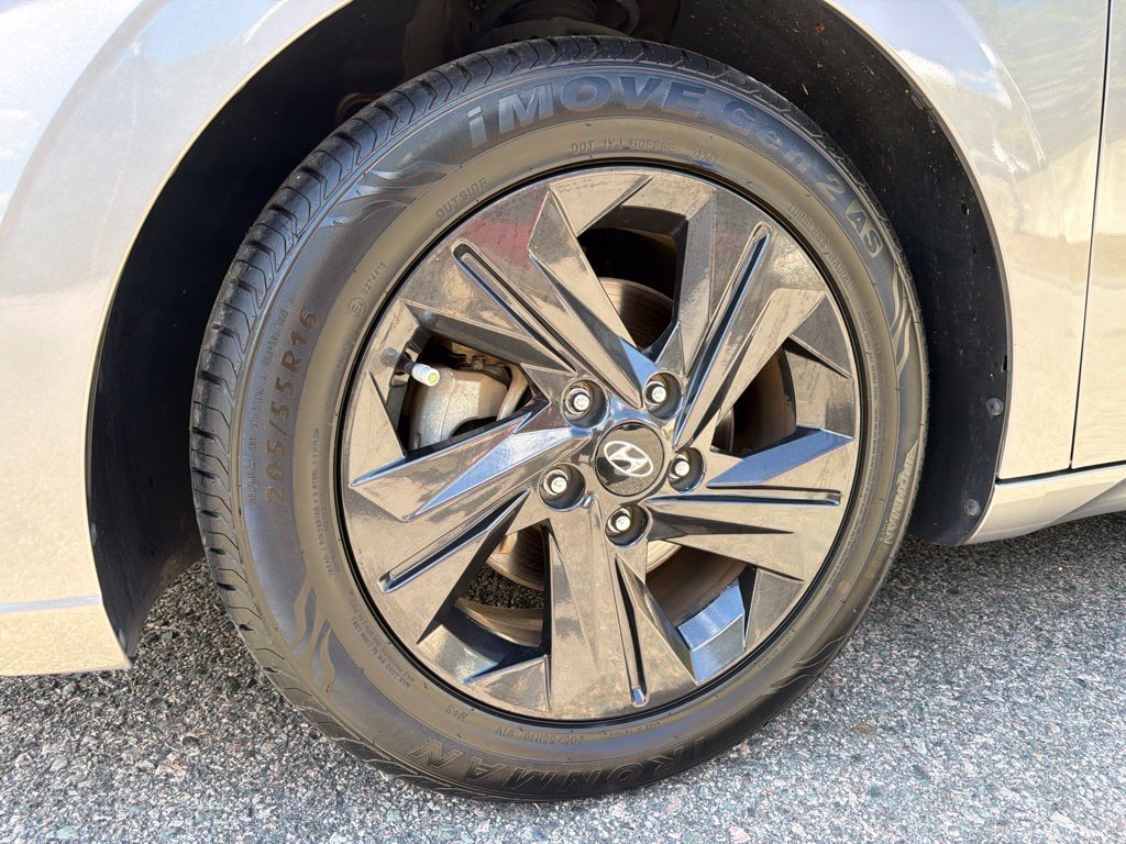Used 2021 Hyundai Elantra SEL FWD image 11