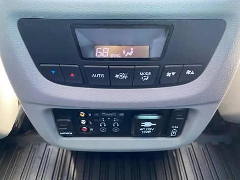 Used 2018 Honda Pilot Touring image 20