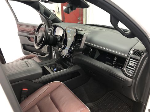 Certified 2025 RAM 1500 Limited AWD/4WD image 15