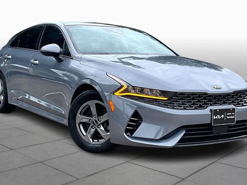 Used 2021 Kia K5 EX w/ EX Premium Package image 2