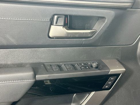 Used 2025 Toyota Tundra Limited image 18