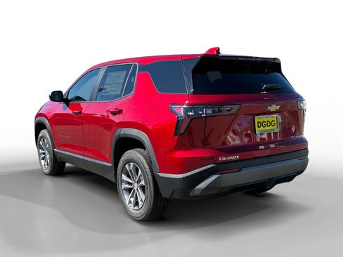 New 2026 Chevrolet Equinox LT w/ Convenience Package II FWD image 3