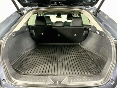 Used 2023 Toyota Venza LE AWD/4WD image 28