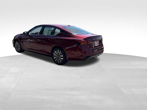 New 2026 Nissan Altima 2.5 SV FWD image 2