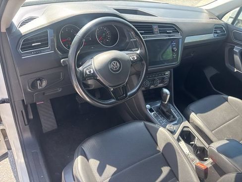 Used 2018 Volkswagen Tiguan SE AWD/4WD image 11