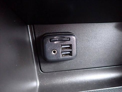 Used 2021 Chevrolet Colorado Z71 AWD/4WD image 19