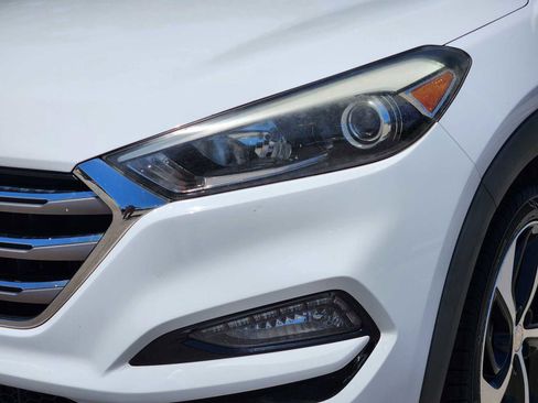 Used 2016 Hyundai Tucson Limited w/ Option Group 03 FWD image 7