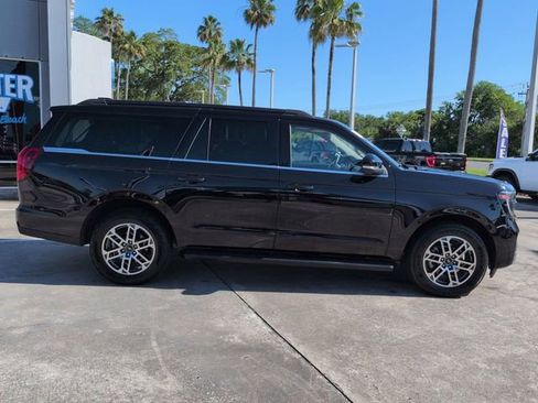 Used 2025 Ford Expedition Max Active AWD/4WD image 3