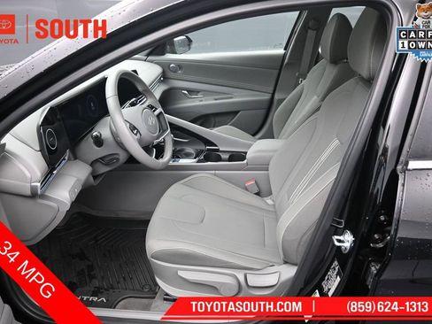 Used 2025 Hyundai Elantra SEL FWD image 9