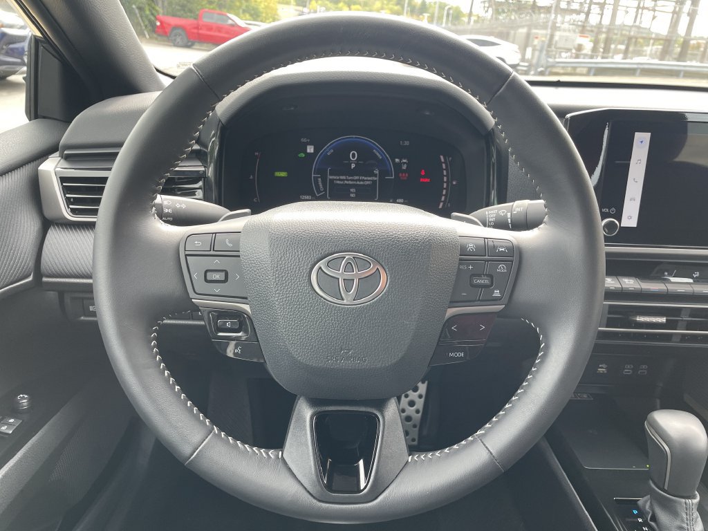 Used 2026 Toyota Camry SE FWD image 16
