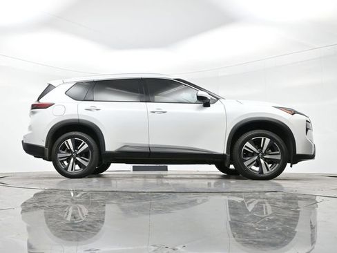 Used 2024 Nissan Rogue SL image 30