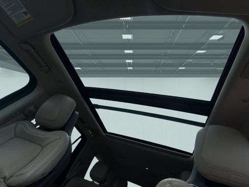 Certified 2022 Lincoln Navigator Reserve AWD/4WD image 13