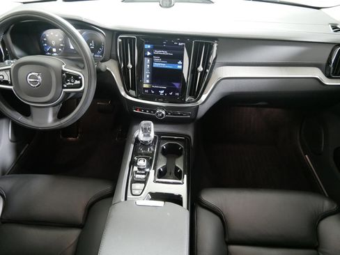 Used 2021 Volvo S60 T8 Inscription w/ Climate Package image 10