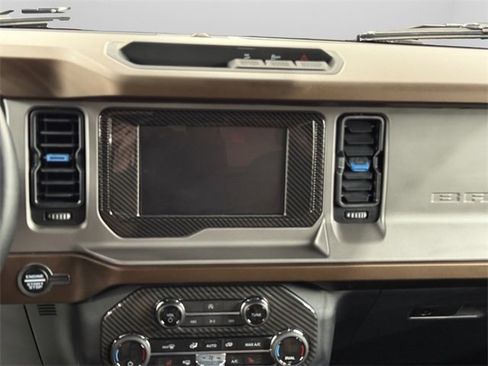 Used 2023 Ford Bronco Outer Banks image 16