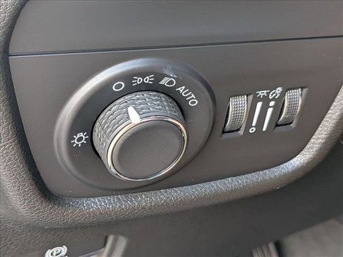 Used 2024 Jeep Grand Cherokee Altitude AWD/4WD image 15