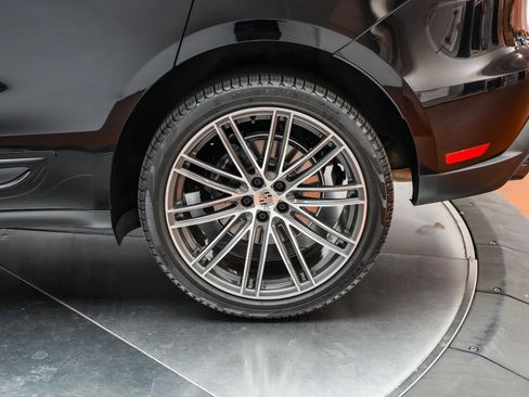 Used 2025 Porsche Macan image 9