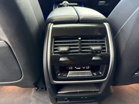 Used 2019 BMW X7 xDrive40i w/ Premium Package AWD/4WD image 37