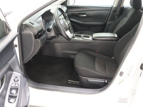 Used 2024 Nissan Sentra SV FWD image 14