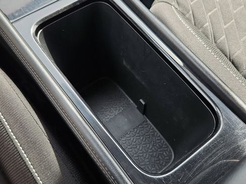 Certified 2021 Nissan Kicks SV image 24