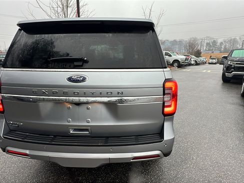 Used 2024 Ford Expedition Limited image 9