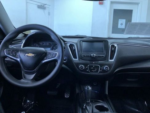 Used 2016 Chevrolet Malibu LT FWD image 16