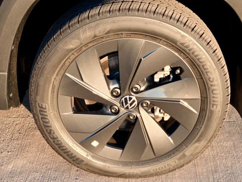 New 2026 Volkswagen Taos S image 7