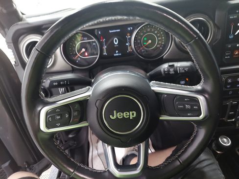 Used 2023 Jeep Wrangler Unlimited Sahara w/ LED Lighting Group AWD/4WD image 8