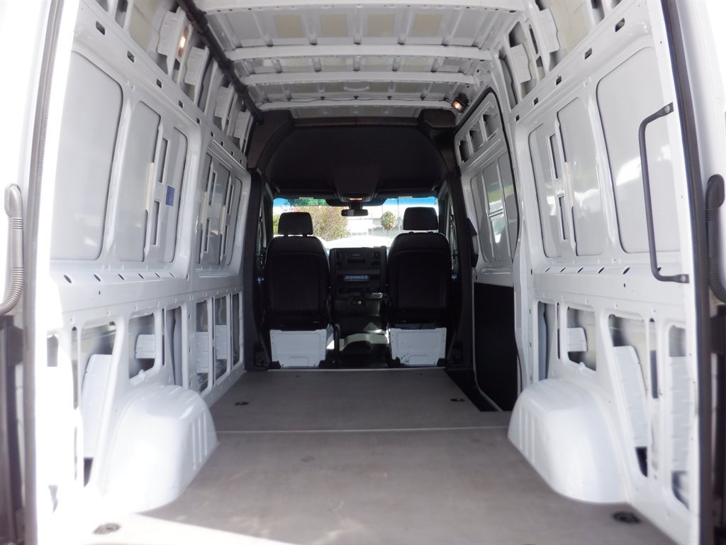 Used 2025 Mercedes-Benz Sprinter 2500 image 5