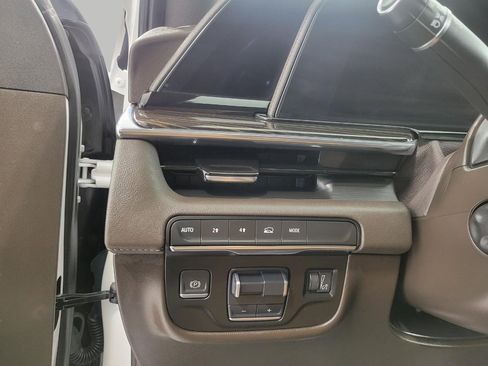 Certified 2023 Cadillac Escalade Premium Luxury w/ Performance Package image 11