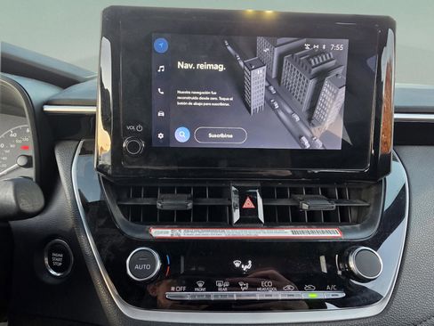 Used 2025 Toyota Corolla SE image 13