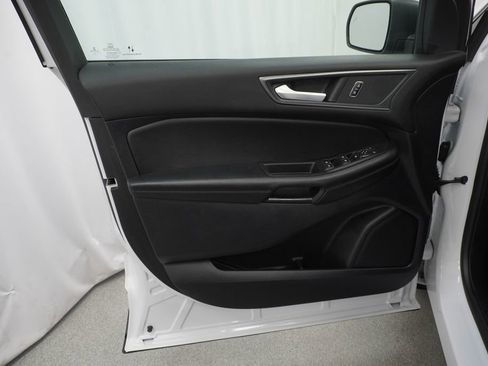 Used 2020 Ford Edge SE FWD image 40