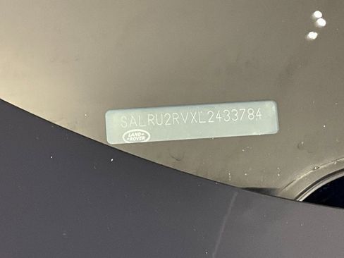 Certified 2020 Land Rover Discovery Landmark image 32