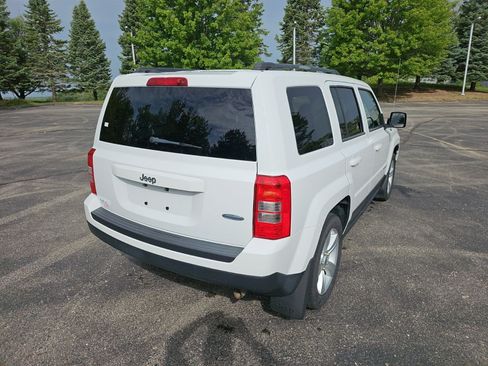 Used 2014 Jeep Patriot Latitude FWD image 6