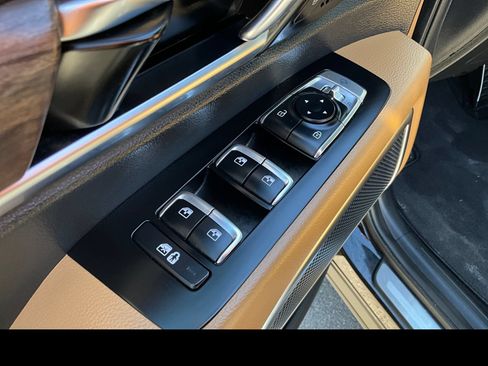 Used 2021 Kia Telluride SX w/ Towing Package FWD image 25