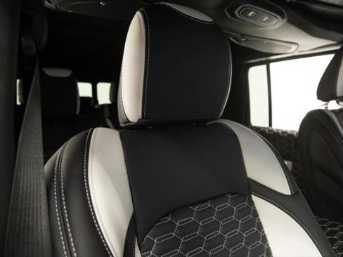 Used 2026 Jeep Gladiator Sport image 42