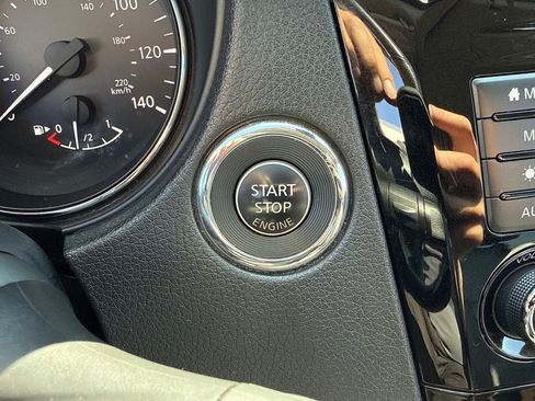 Used 2019 Nissan Rogue SL FWD image 24