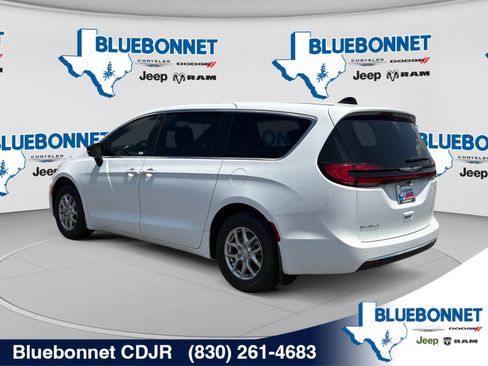 New 2026 Chrysler Pacifica Select FWD image 7