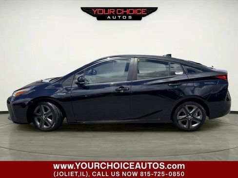 Used 2021 Toyota Prius XLE FWD image 2