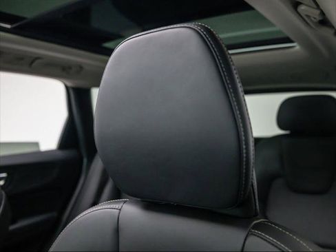 Used 2021 Volvo XC60 T8 Inscription w/ Advanced Package image 17