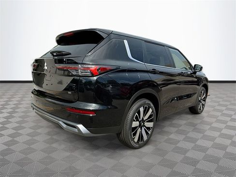 New 2025 Mitsubishi Outlander SE image 5