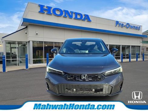 Used 2025 Honda Civic Sport image 2