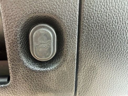 Used 2016 Cadillac Escalade ESV Premium RWD image 22