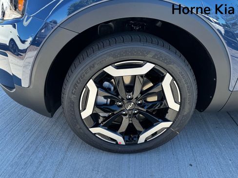 New 2025 Kia Telluride S image 8