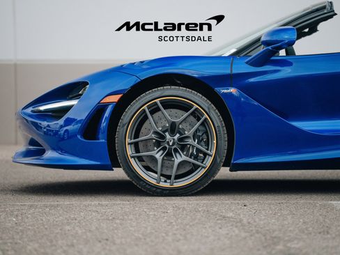 Used 2024 McLaren 750S Spider image 17