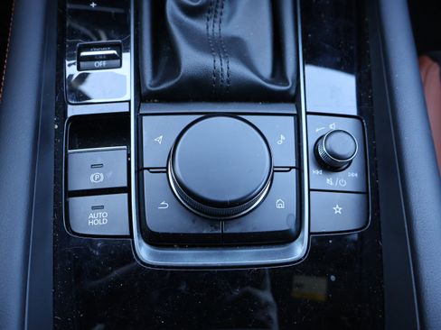 Certified 2025 MAZDA MAZDA3 Carbon image 27