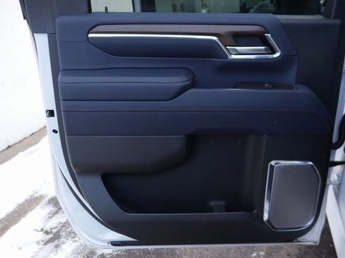 Used 2024 Chevrolet Silverado 2500 High Country w/ High Country Premium Package image 33