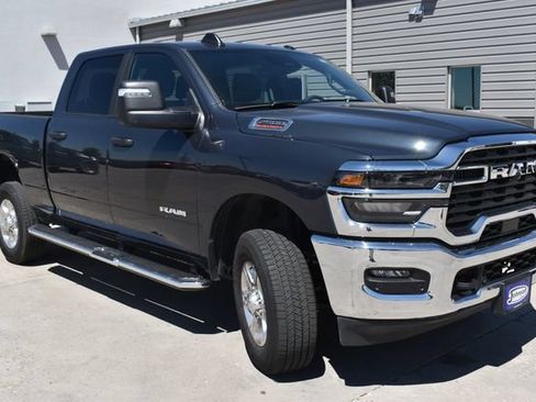 Used 2026 RAM 2500 Big Horn AWD/4WD image 3