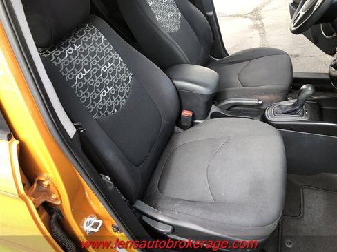 Used 2011 Kia Soul + w/ Audio Pkg FWD image 23
