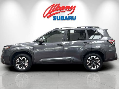 Used 2025 Subaru Forester Premium AWD/4WD image 8